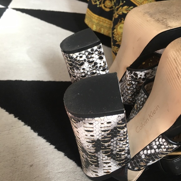 Calvin Klein black and white leather heels - Picture 6 of 8